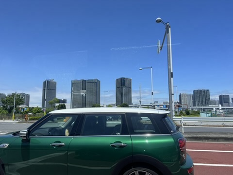 父が東京ビッグサイトまで車で送ってくれ、その時に車窓から見たシティタワーズ東京ベイ