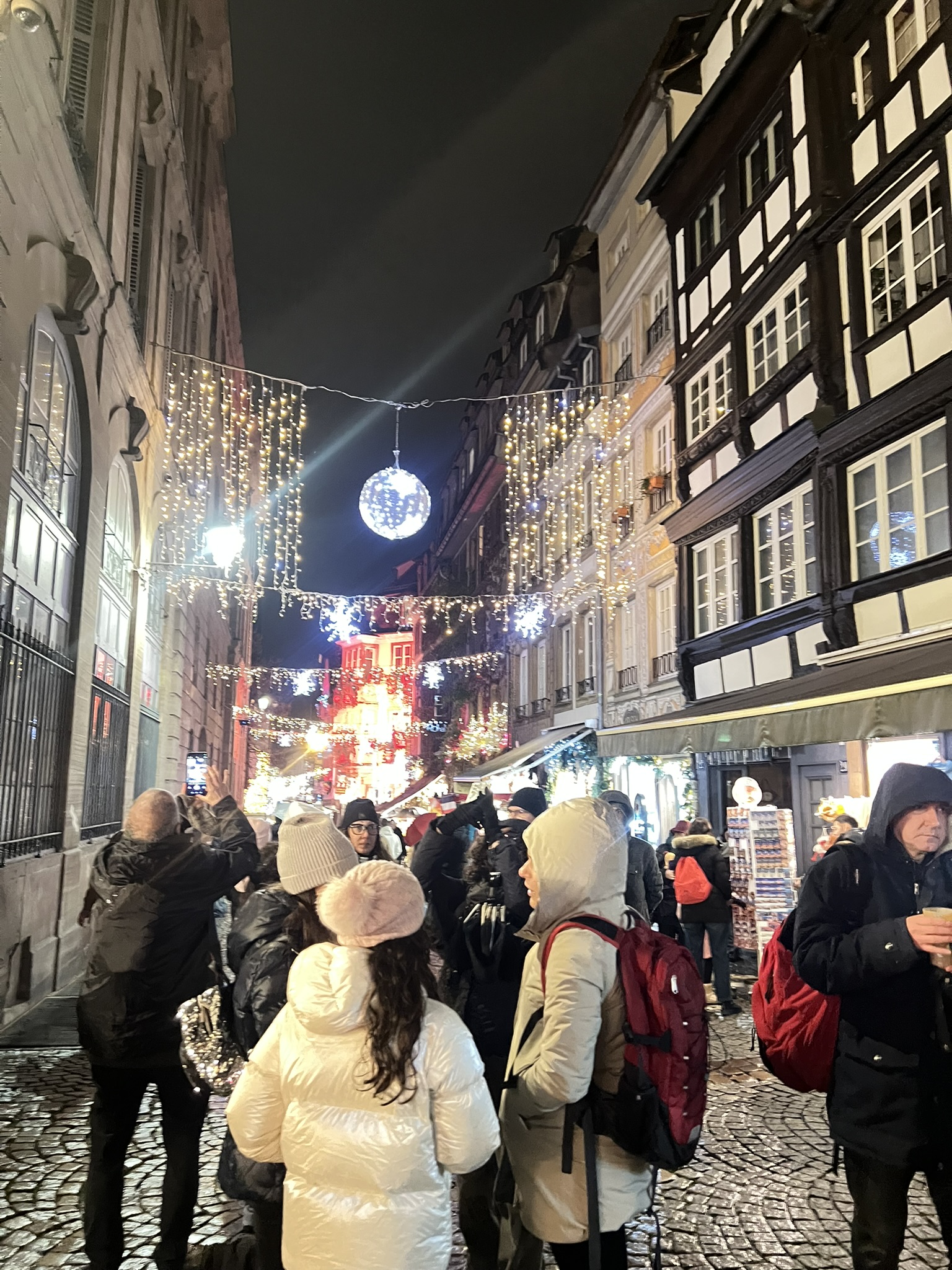 こんな感じの道がずっと続きます