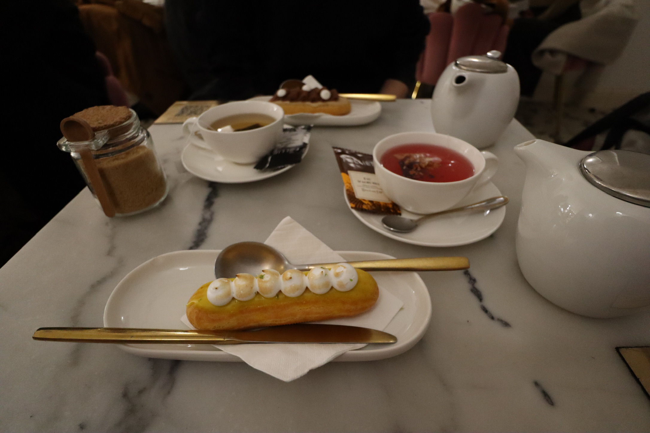 残念な気持ちとエクレア