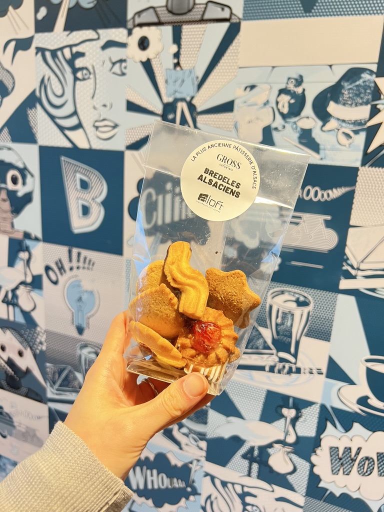 クリスマスシーズンだったのでクッキーをもらいました、美味しい！