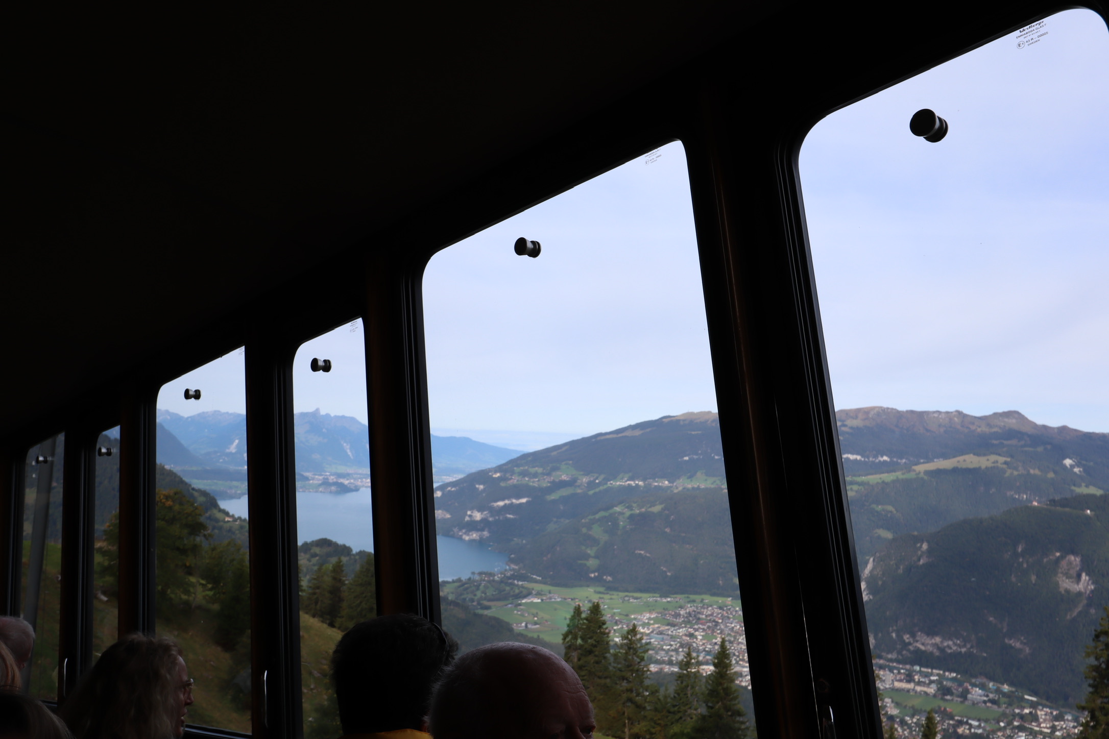 かなり人口密度が高いので、蒸されます